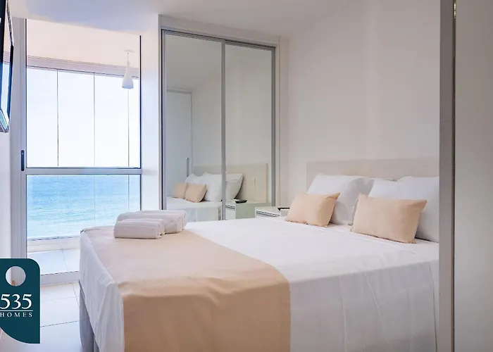 Quarto E Sala Vista Mar A 300M Do Farol Da Barra
